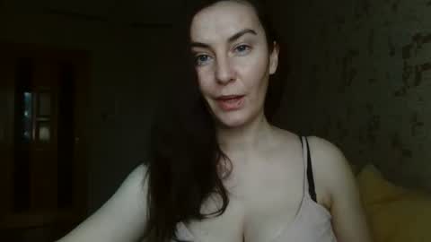 Snapshot of katalinaqe chatting on October 10, 2025, 8:13 am KatalinaQE online show from October 10, 2025, 8:13 am