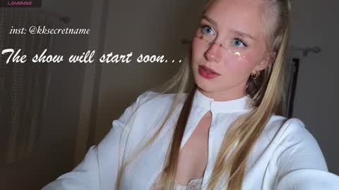 Snapshot of katcontrol chatting on October 5, 2025, 7:23 pm katcontrol online show from October 5, 2025, 7:23 pm