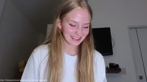 Snapshot of katcontrol chatting on October 28, 2025, 5:15 pm katcontrol online show from October 28, 2025, 5:15 pm