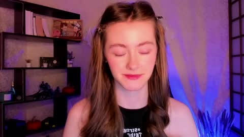 Kate online show from December 9, 2024, 6:45 am