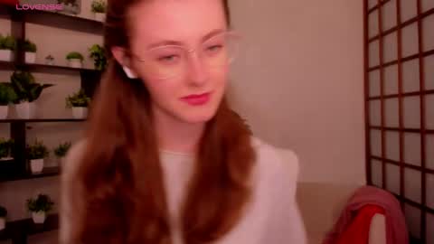 Snapshot of kate_cuddle chatting on May 18, 2026, 2:40 am Kate online show from May 18, 2026, 2:40 am
