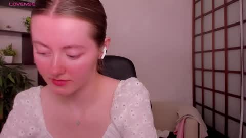 Snapshot of kate_cuddle chatting on July 2, 2026, 2:44 am Kate online show from July 2, 2026, 2:44 am