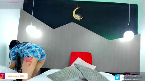 Snapshot of kate_evans1 chatting on March 1, 2026, 6:32 pm Kate Evans online show from March 1, 2026, 6:32 pm