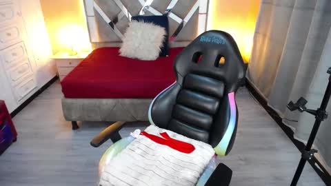 Snapshot of kate_lawrence_ chatting on February 26, 2025, 10:04 am kate_lawrence_ online show from February 26, 2025, 10:04 am