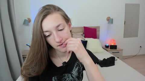 kate_redgar online show from February 21, 2026, 1:45 pm