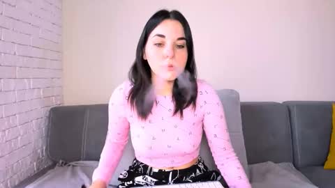 KATE online show from October 19, 2025, 4:57 am