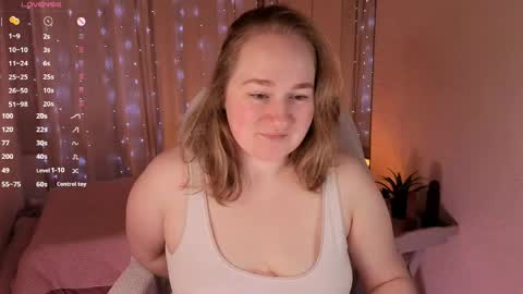 Snapshot of kate_rest chatting on April 18, 2026, 7:01 am Kate Follow me dear online show from April 18, 2026, 7:01 am