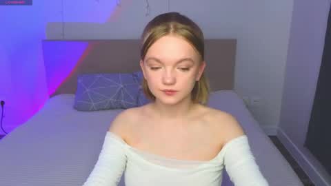 Snapshot of katebunnys chatting on April 18, 2026, 4:16 am katebunnys online show from April 18, 2026, 4:16 am