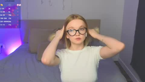 Snapshot of katebunnys chatting on April 23, 2026, 12:29 pm katebunnys online show from April 23, 2026, 12:29 pm