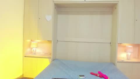 katecoopper online show from March 1, 2026, 4:03 am