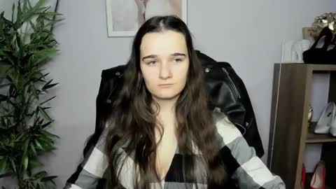 Kate  online show from December 21, 2024, 8:28 am