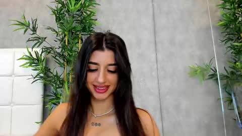 Kate online show from March 5, 2025, 12:33 pm