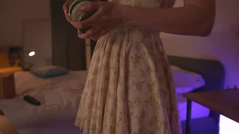 katesee online show from May 12, 2026, 8:17 pm