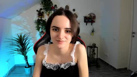 katewillows online show from February 21, 2026, 4:35 am