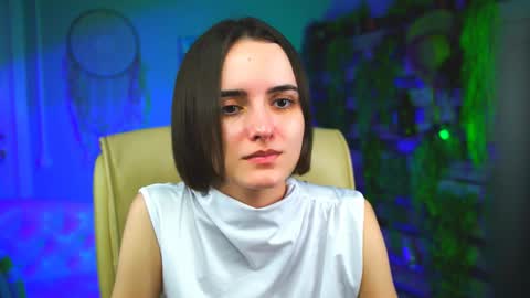 katewillows online show from April 3, 2026, 4:21 am