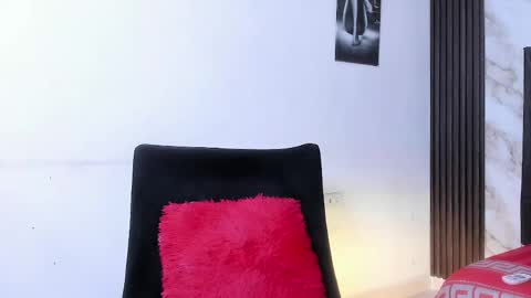 Snapshot of katherina_diaz chatting on May 17, 2026, 1:36 am Katherina online show from May 17, 2026, 1:36 am