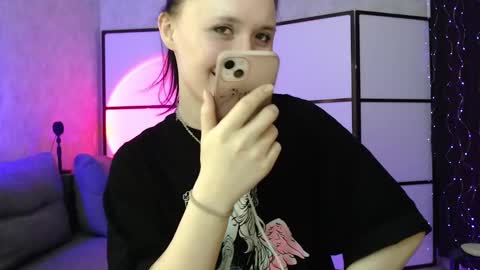 katherine_johnson online show from January 31, 2025, 12:18 pm