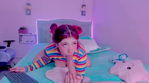 Snapshot of kathia_saenz chatting on December 18, 2024, 10:40 am Kathia  online show from December 18, 2024, 10:40 am