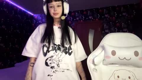 Luna online show from February 16, 2026, 3:19 pm