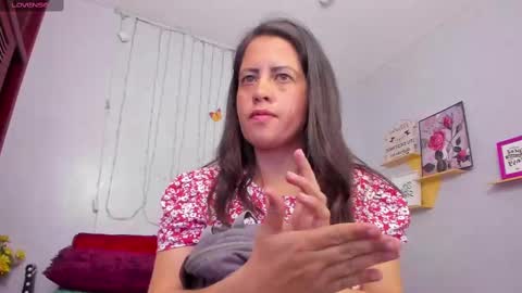 Paola online show from March 8, 2025, 7:31 pm
