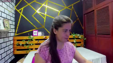 Paola online show from October 22, 2025, 1:00 pm