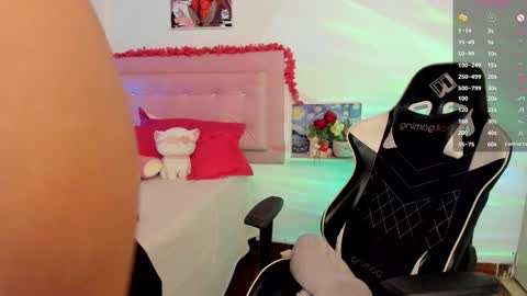 valentina  online show from February 3, 2026, 11:59 am