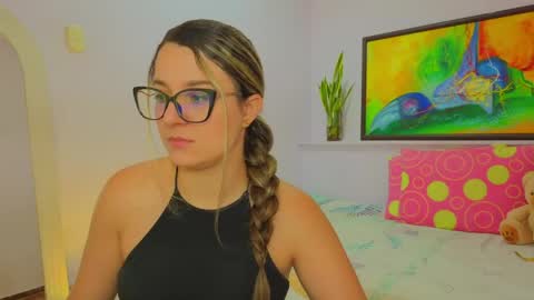 Khaterine online show from May 21, 2026, 12:01 pm