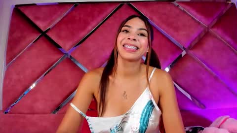 katiagarcia_ online show from October 24, 2025, 5:04 am