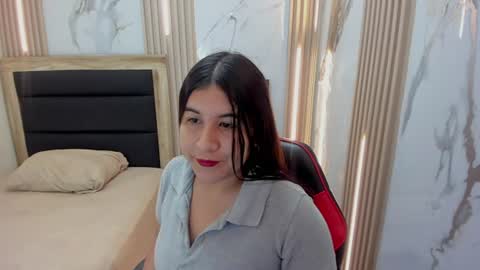 Snapshot of katiamoss chatting on June 25, 2026, 11:48 am KATIA online show from June 25, 2026, 11:48 am
