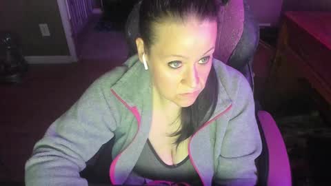 Katie online show from December 8, 2024, 2:28 am