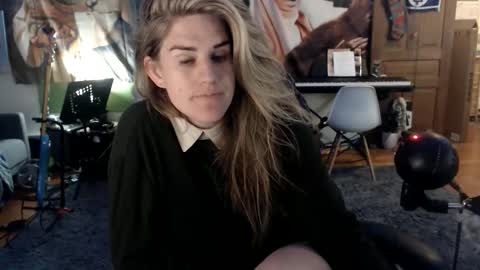 Katie online show from June 10, 2026, 5:28 am