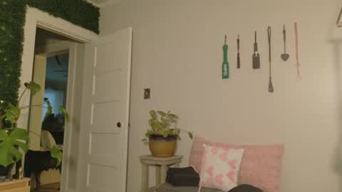 Kate online show from November 20, 2025, 9:25 pm