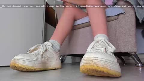 Snapshot of katiewoww chatting on September 15, 2025, 2:50 pm Miss Katie online show from September 15, 2025, 2:50 pm