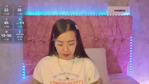 Snapshot of katiie_m chatting on June 23, 2026, 8:01 am Katie online show from June 23, 2026, 8:01 am