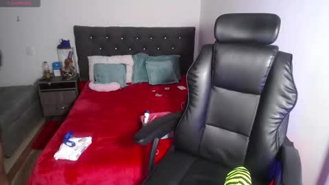 Snapshot of katik_11sexhot chatting on October 19, 2025, 1:39 am Daniela  online show from October 19, 2025, 1:39 am
