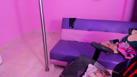 Snapshot of katiuska_doll_squirt chatting on July 25, 2026, 12:25 pm katiuska_doll_squirt online show from July 25, 2026, 12:25 pm