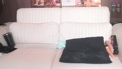 K A T L Y N  online show from March 22, 2026, 1:47 pm