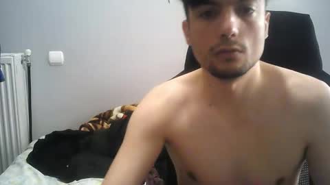 Snapshot of katraxhas chatting on April 13, 2026, 8:42 am EMO online show from April 13, 2026, 8:42 am