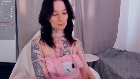Snapshot of katrina_h0w chatting on May 7, 2026, 4:07 am katrina_h0w online show from May 7, 2026, 4:07 am