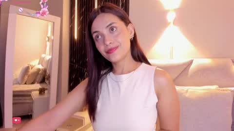 Keyla online show from May 13, 2026, 7:33 pm