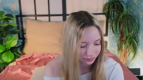 Snapshot of katt_yy chatting on April 22, 2026, 5:10 am katt_yy online show from April 22, 2026, 5:10 am