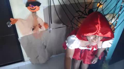 KattleyaGrey online show from October 31, 2025, 6:20 pm