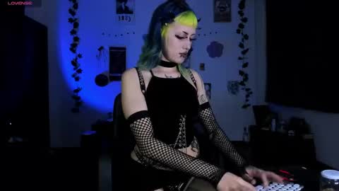 kattx   independent model online show from February 14, 2026, 2:19 am