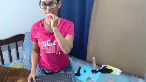 Snapshot of kattydirty144 chatting on January 17, 2026, 5:16 pm angel online show from January 17, 2026, 5:16 pm