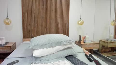 katuff online show from September 14, 2025, 2:44 am