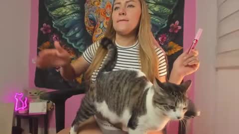 katy simpsons online show from June 22, 2026, 3:25 am