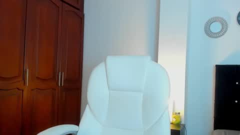 KATYAJHONSS online show from November 20, 2025, 11:59 pm