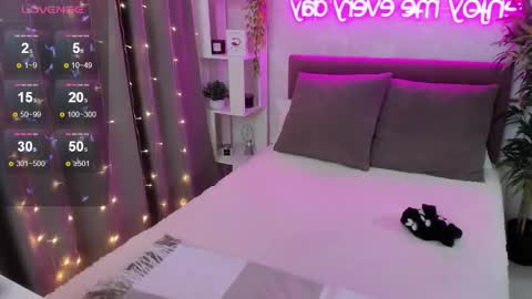 Kate online show from November 28, 2025, 3:53 am