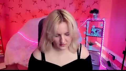 Snapshot of katybriggs chatting on June 30, 2026, 5:19 am Katy online show from June 30, 2026, 5:19 am
