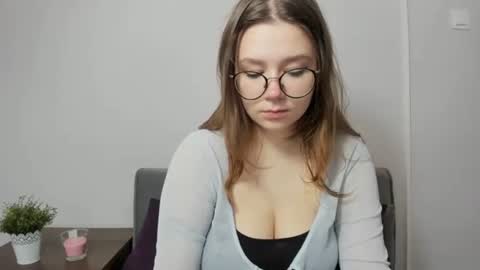 Katy online show from November 6, 2025, 4:19 pm